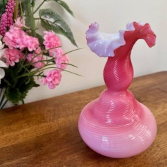 Vintage Pink and White Swirl Hand-Blown Ruffled Vase Cased Glass Art Collectible - Picture 6 of 7